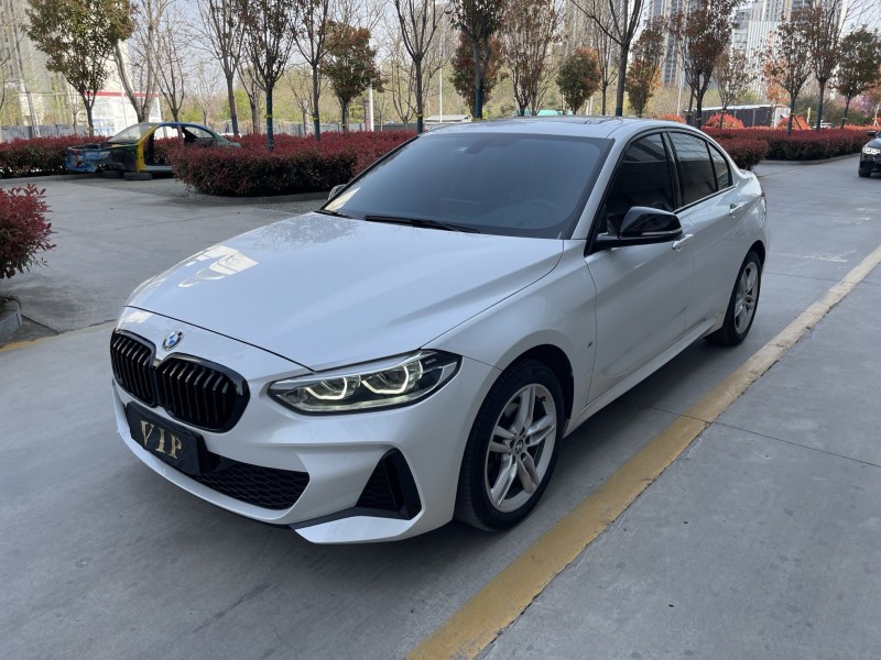 济宁22年宝马1系2