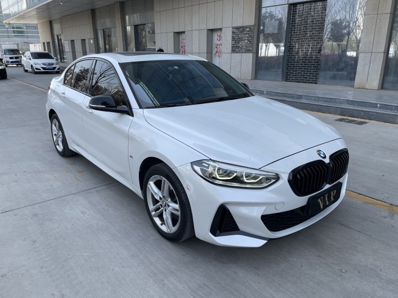 济宁22年宝马1系3