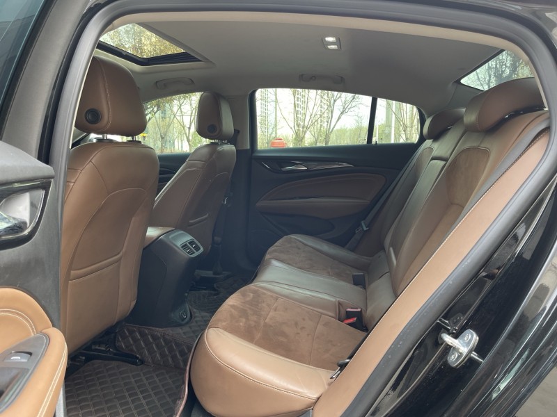 济宁22年别克君威4