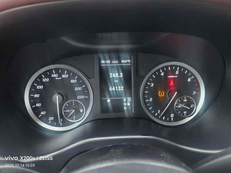 温州21年奔驰威霆7