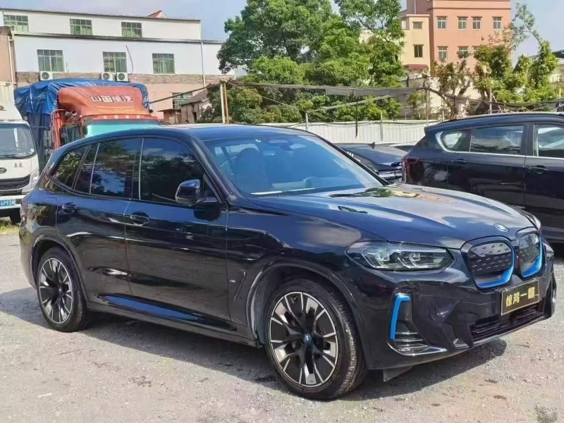 广州23年宝马IX32