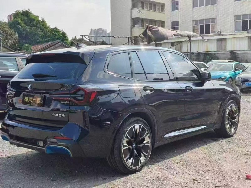 广州23年宝马IX34