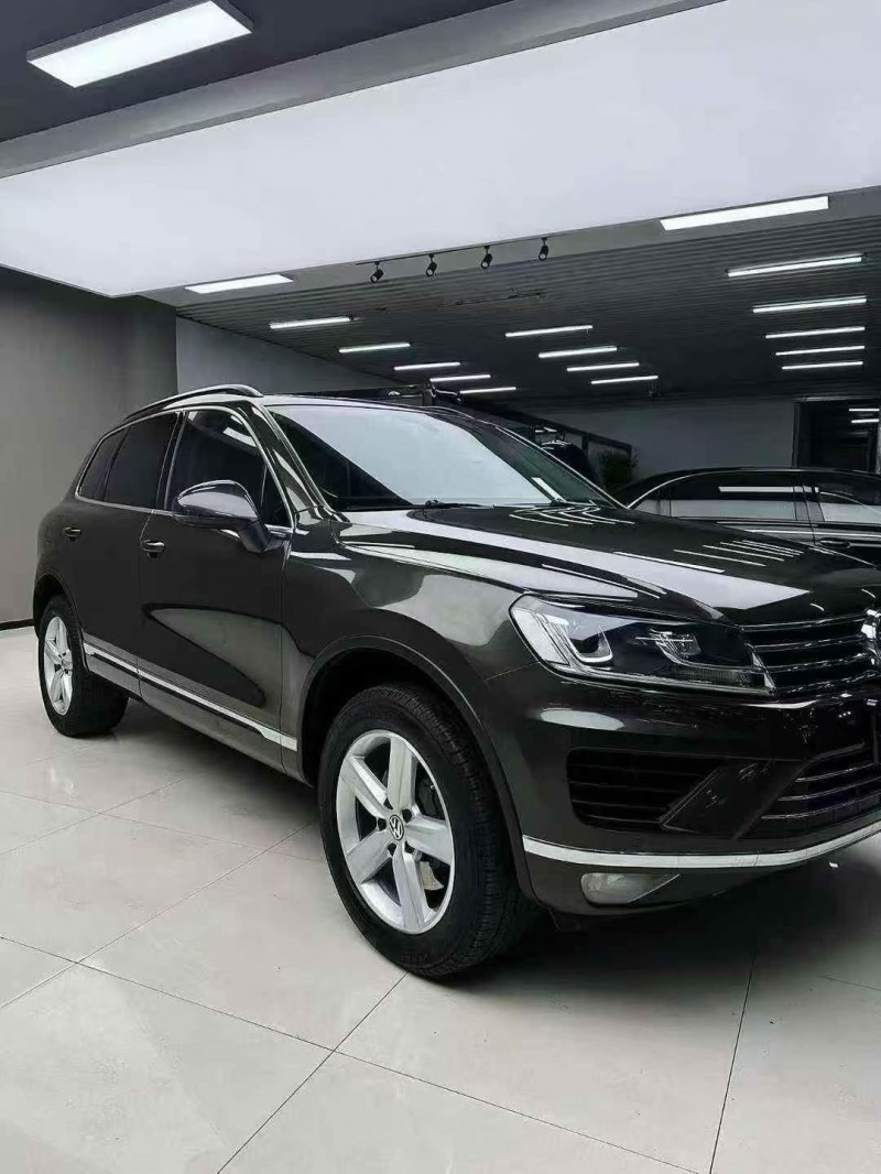 黔西南17年大众途锐2