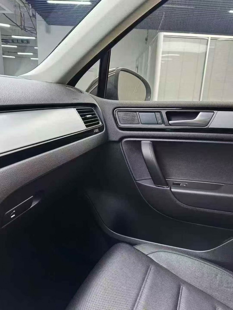 黔西南17年大众途锐6