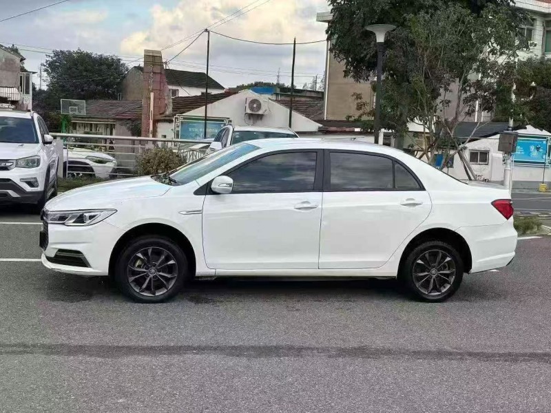 嘉兴22年比亚迪秦3