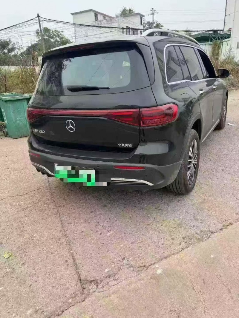 吉安25年奔驰EQB8