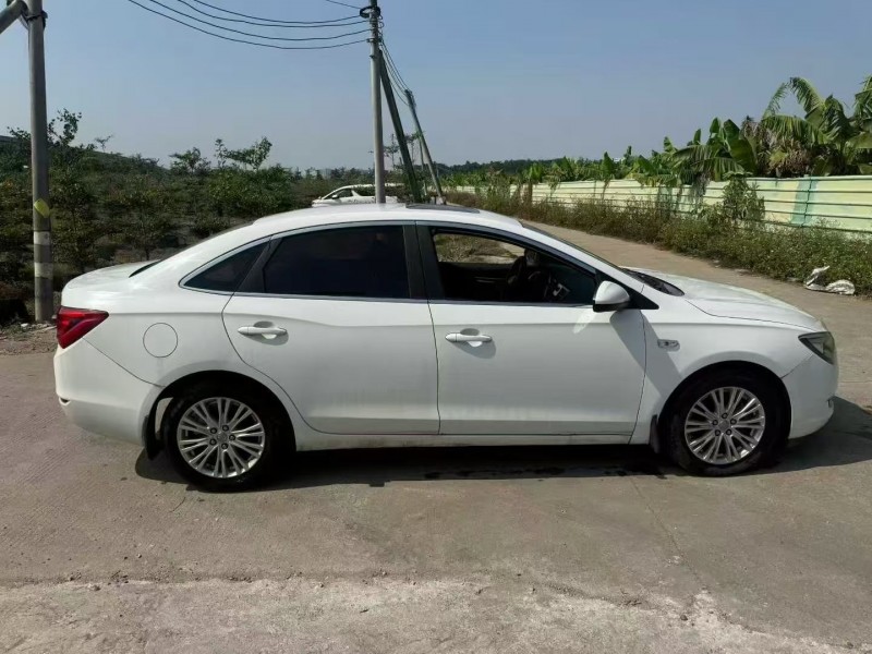 珠海17年别克英朗7