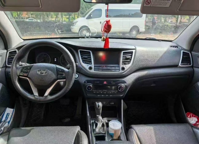 合肥17年现代途胜5