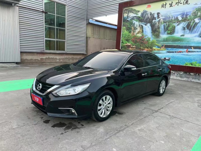 临沂18年日产天籁2