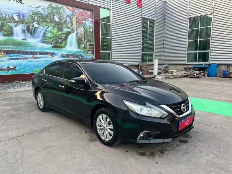 临沂18年日产天籁3