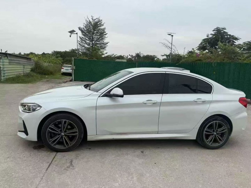 佛山22年宝马1系7