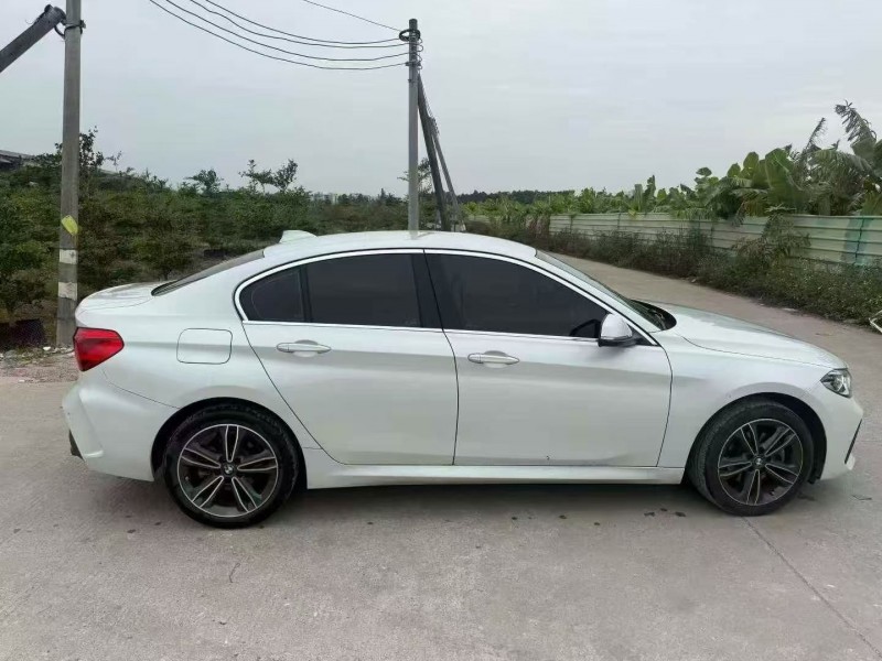 佛山22年宝马1系8