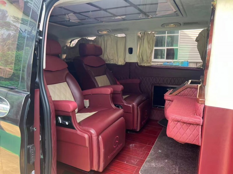 临沂17年奔驰威霆6