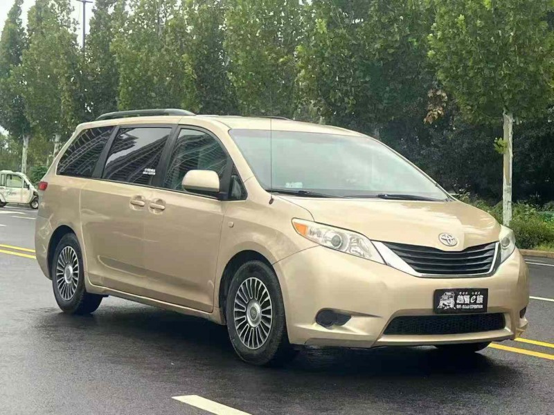 郑州14年丰田塞纳5