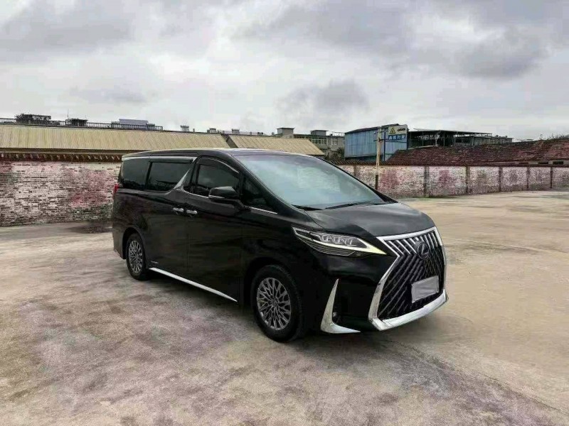 徐州21年雷克萨斯LM雷尔法3