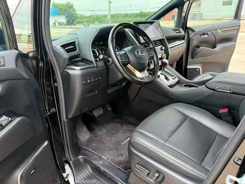 徐州21年雷克萨斯LM雷尔法6