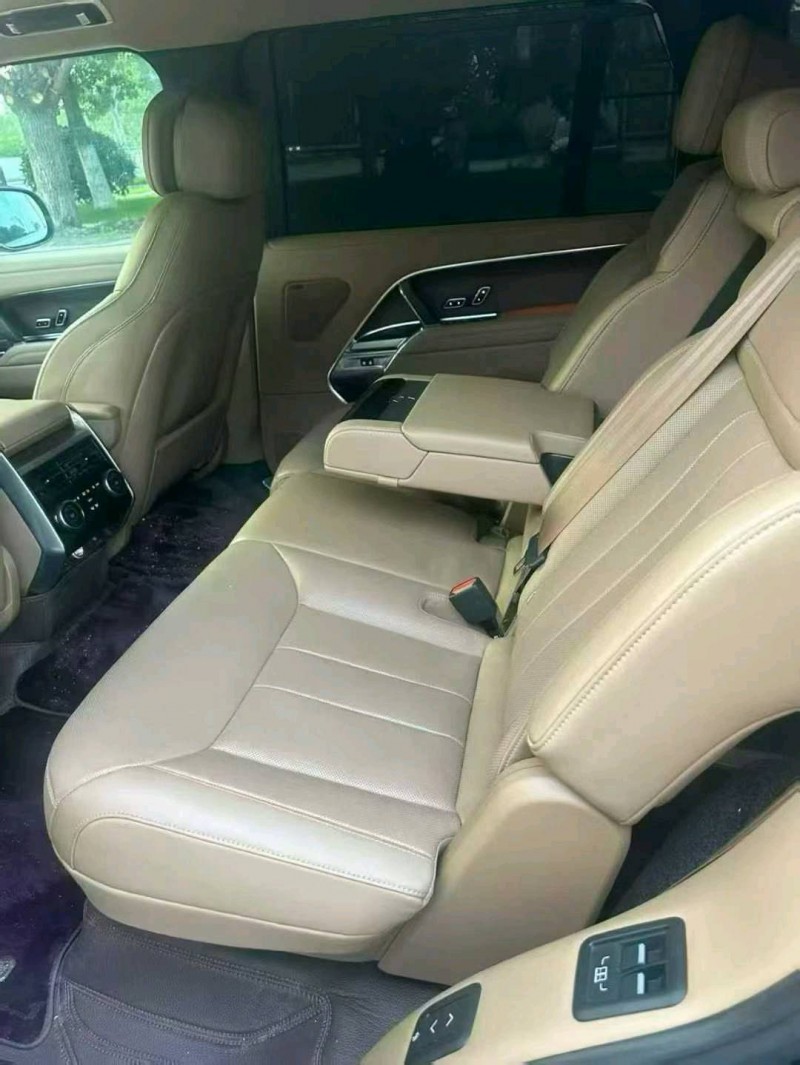 广州25年路虎揽胜行政5