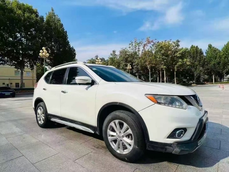 济南15年日产奇骏3