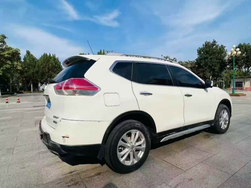 济南15年日产奇骏8