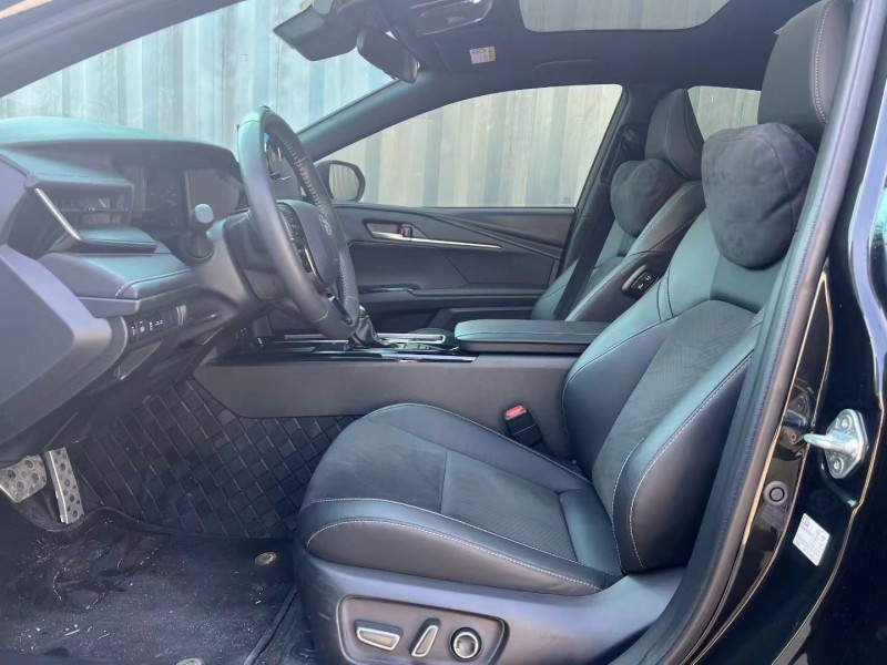 临沂25年丰田凯美瑞4