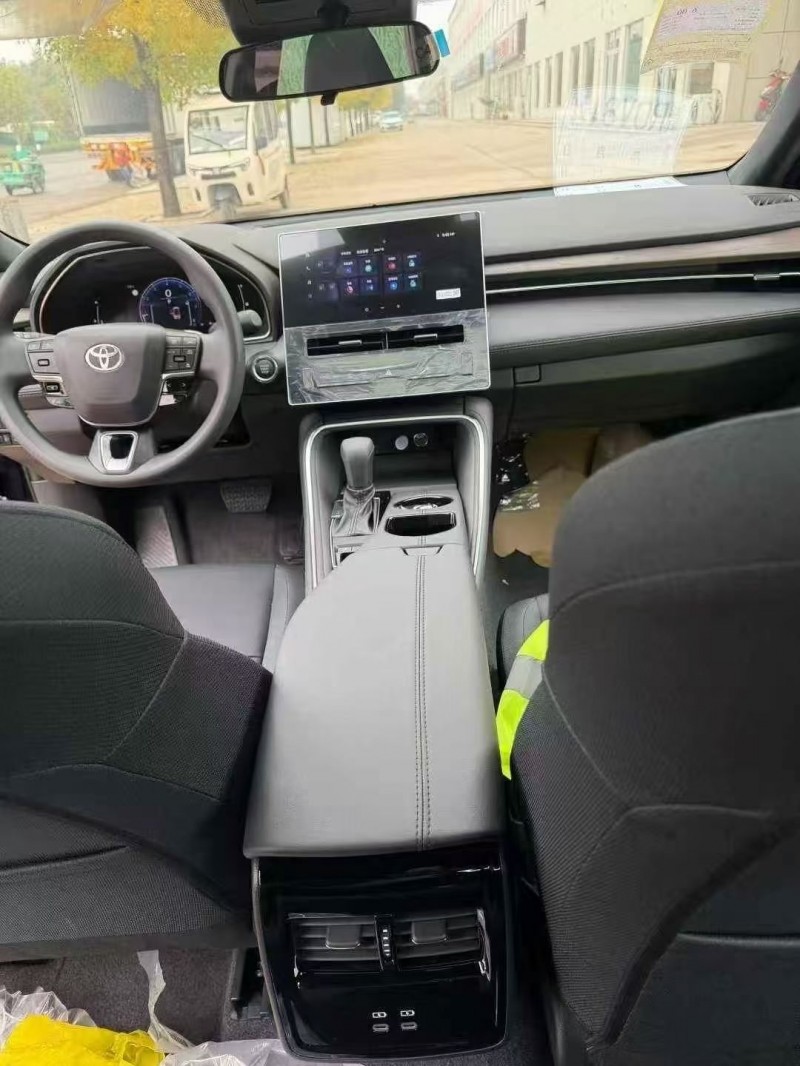 枣庄25年丰田亚洲龙5