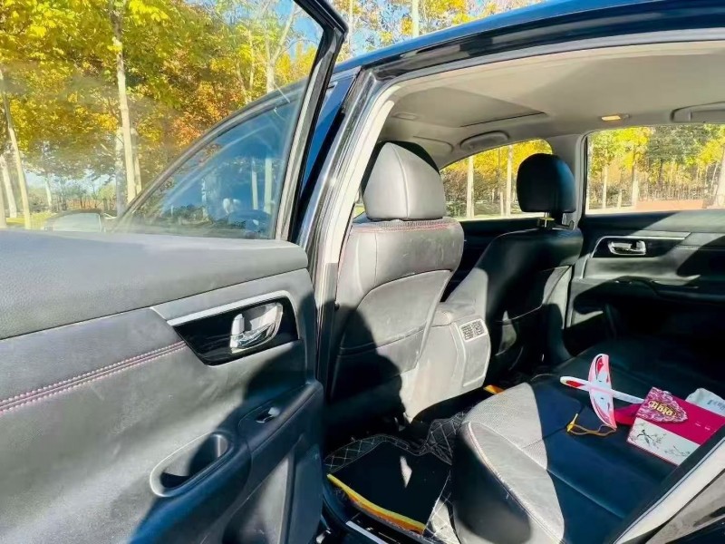 济南17年日产天籁5