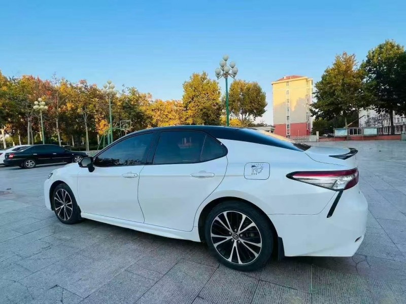 枣庄19年丰田凯美瑞4