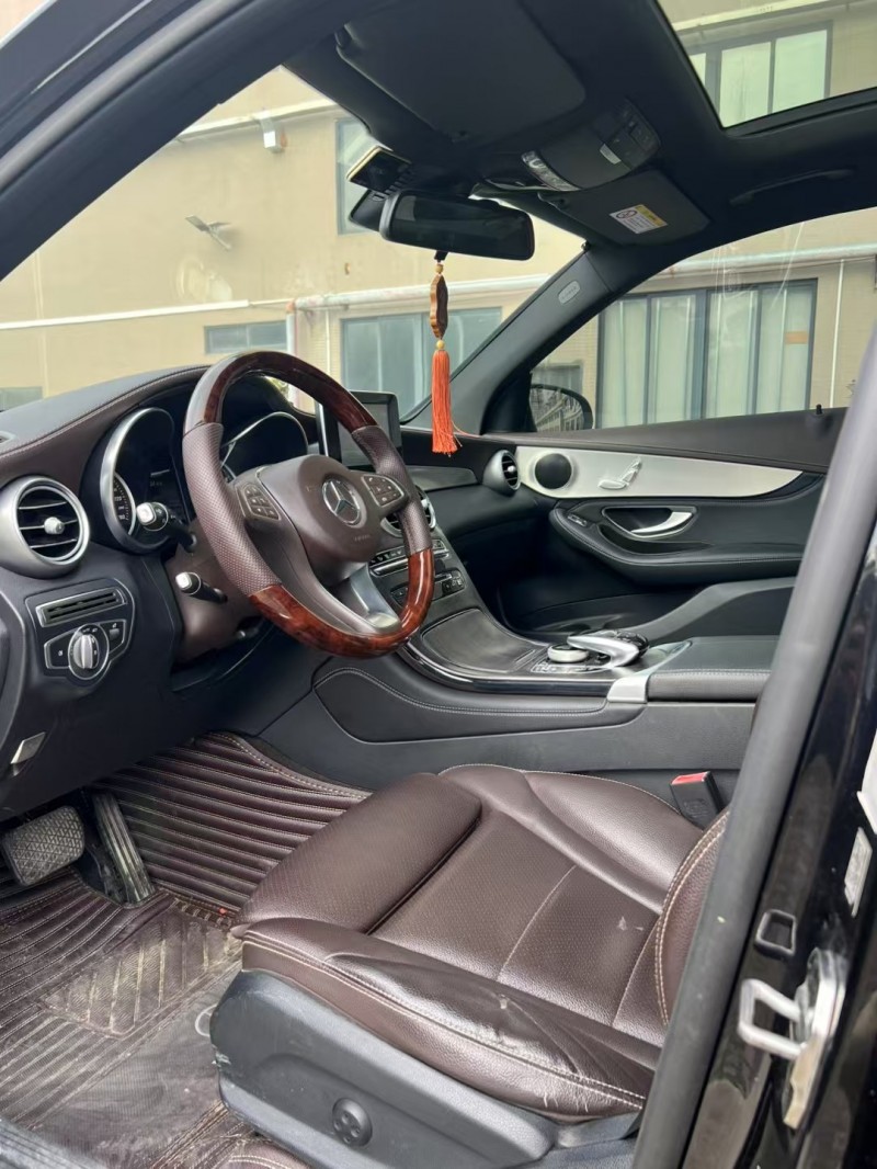 江门17年奔驰GLC4