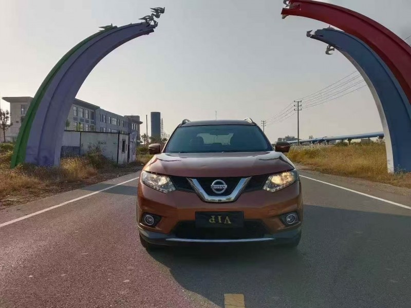 威海15年日产奇骏1