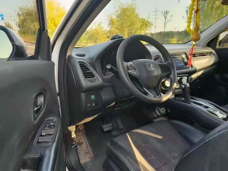 威海16年本田缤智5