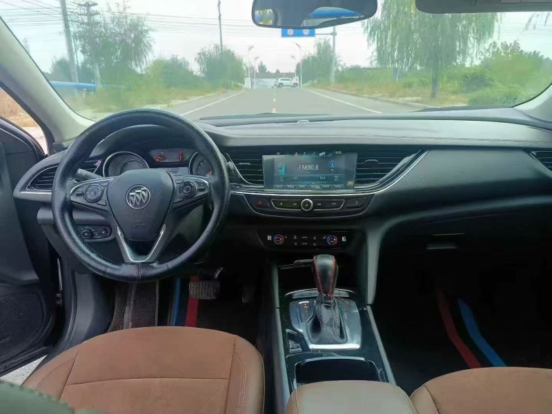 威海18年别克君威5