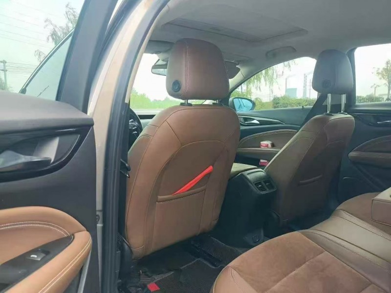 威海18年别克君威6