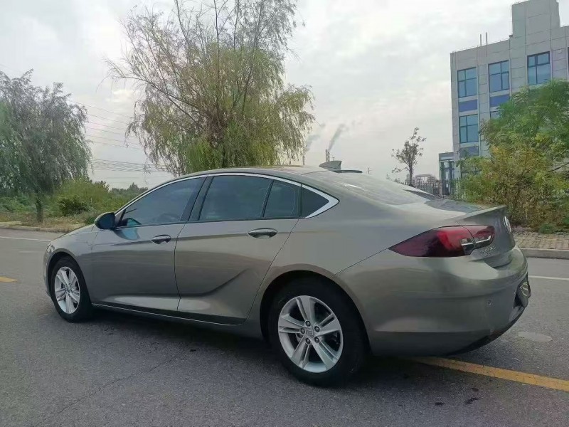 威海18年别克君威8