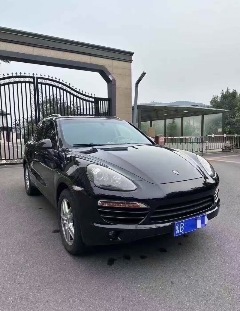 青岛13年保时捷卡宴2