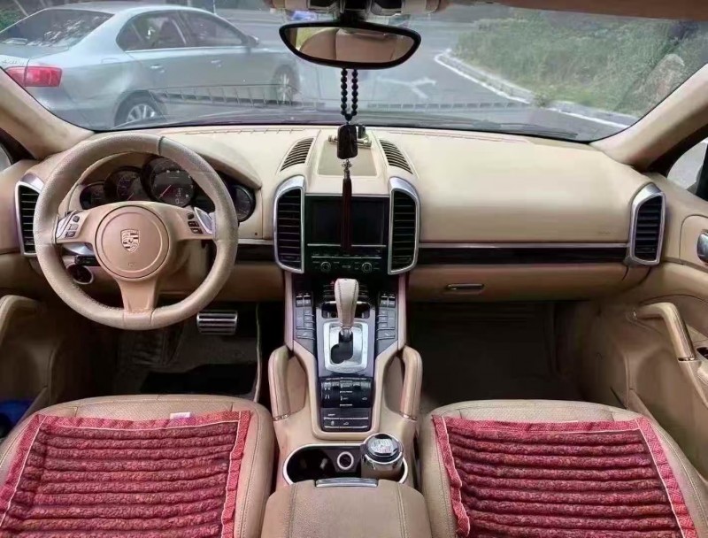 青岛13年保时捷卡宴6