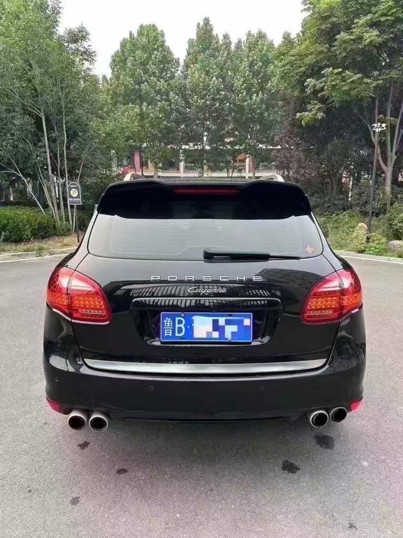 青岛13年保时捷卡宴9