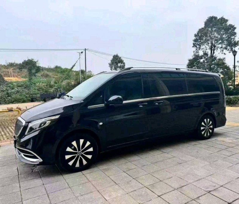 南昌22年奔驰威霆2