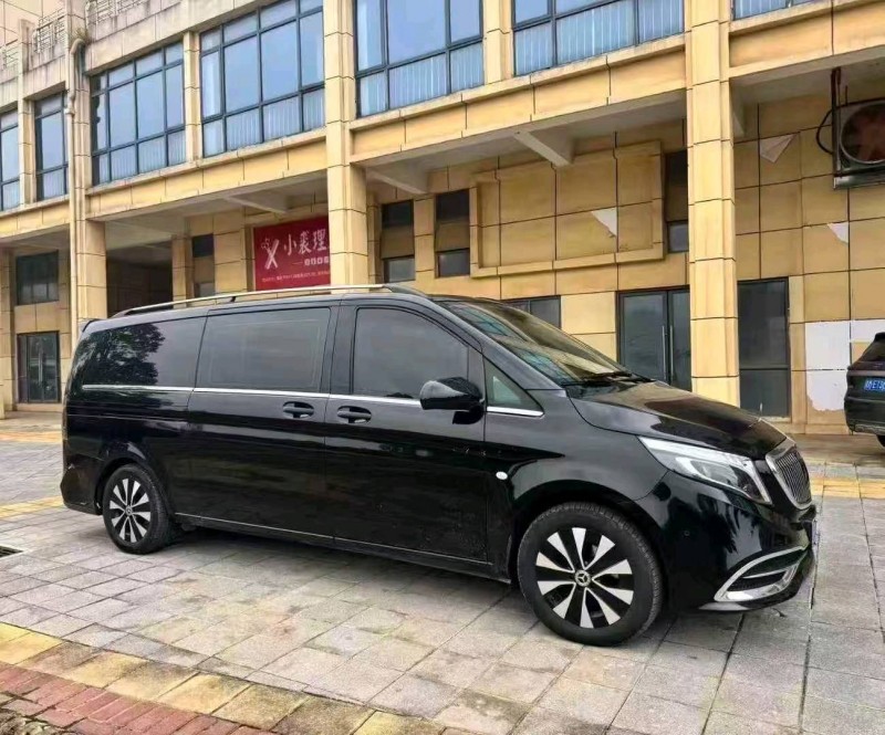 南昌22年奔驰威霆3