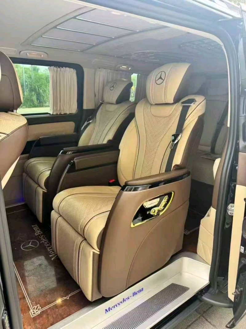 南昌22年奔驰威霆4