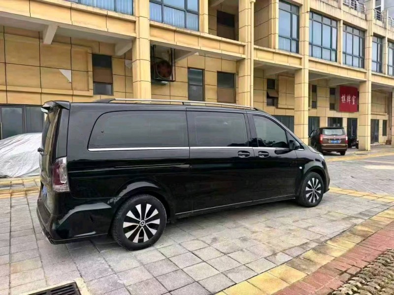 南昌22年奔驰威霆8