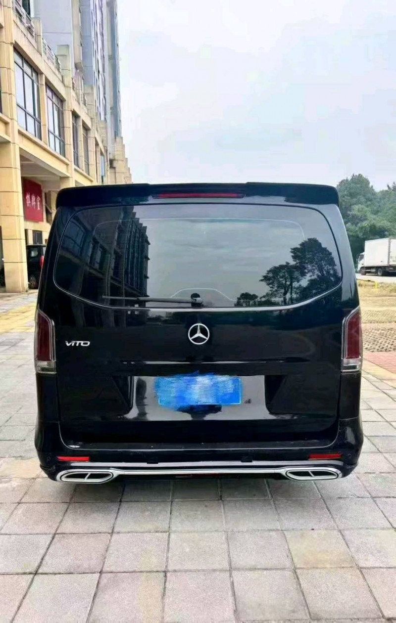 南昌22年奔驰威霆9