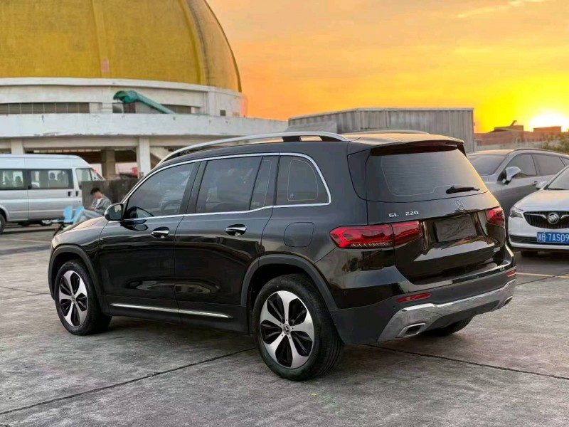 东莞23年奔驰GLB9