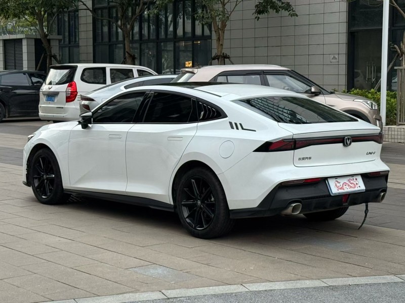 佛山25年长安汽车UNI8