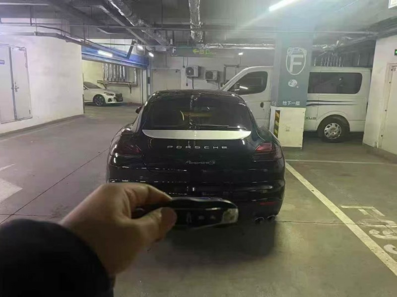哈尔滨14年保时捷帕拉梅拉4