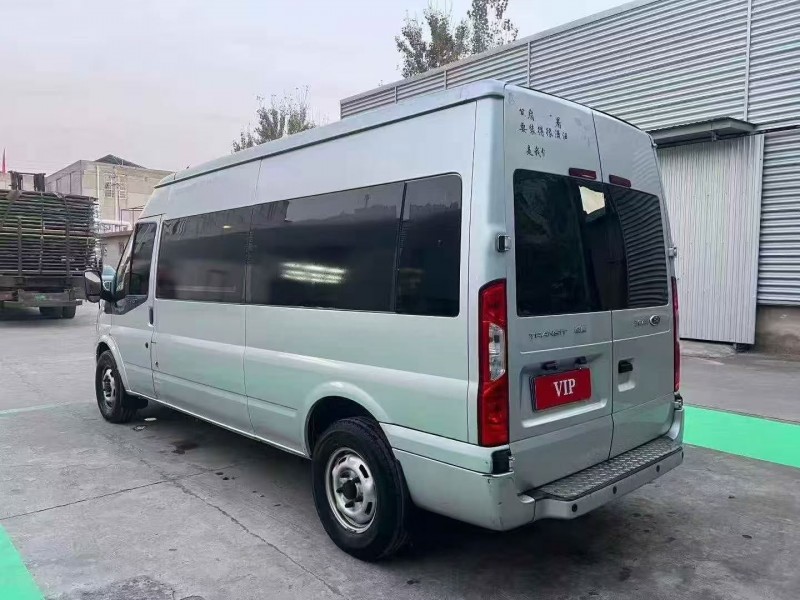 青岛20年福特全顺8