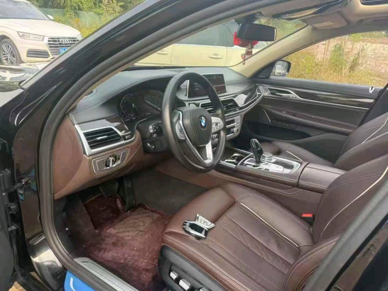 武汉21年宝马7系9