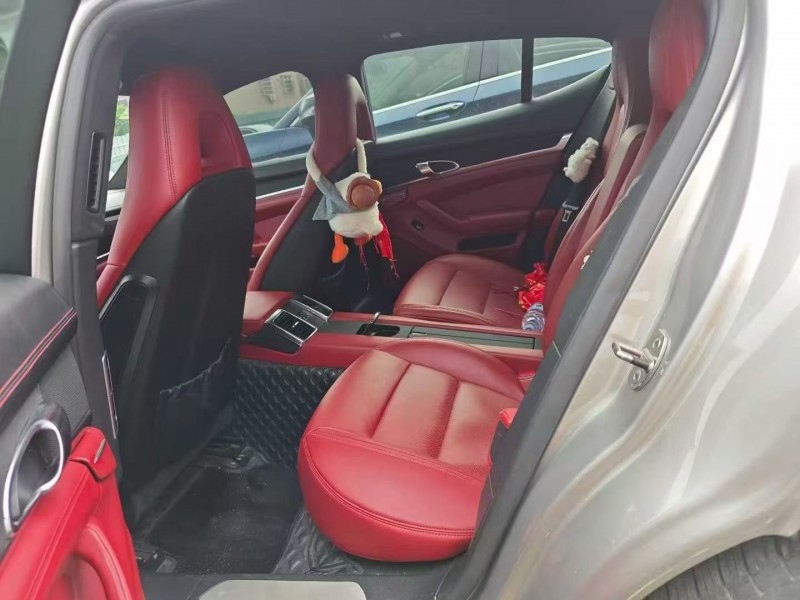 韶关12年保时捷帕拉梅拉4