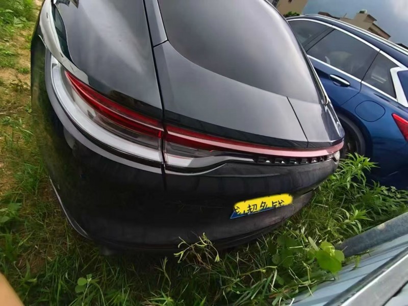 韶关12年保时捷帕拉梅拉6