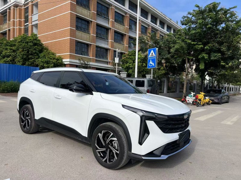 南宁25年吉利博越3