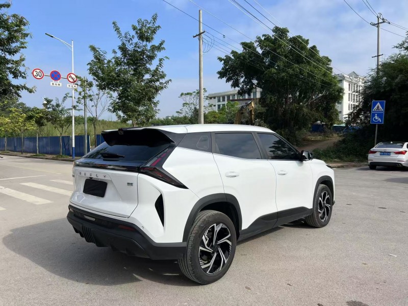 南宁25年吉利博越7